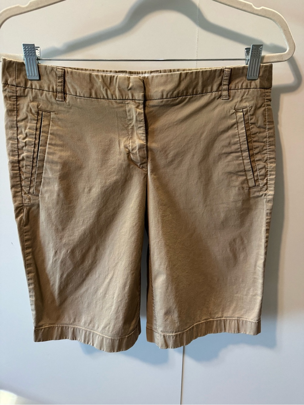 J. Crew Women’s Bermuda Shorts 10” Inseam Size 6 Flat Front Khaki Chino Pockets